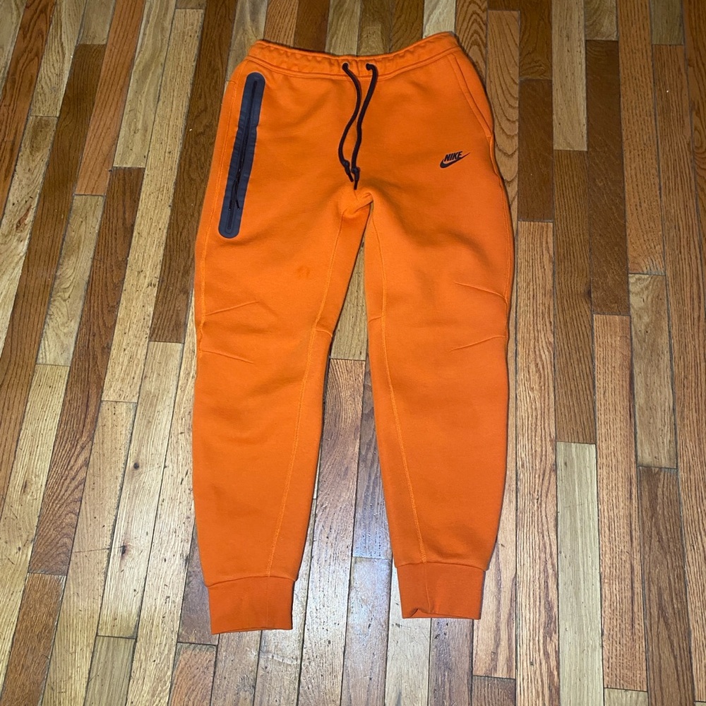 2023 Nike Pants Joggers Sweatpants Tech Fleece Orange Mens Medium FB8002-893